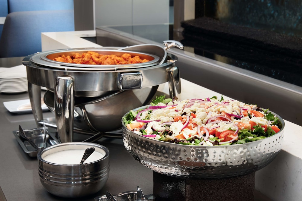 embassy suites by hilton atlanta airport north