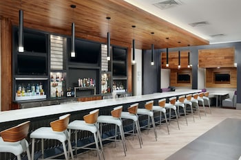 embassy suites by hilton atlanta airport north