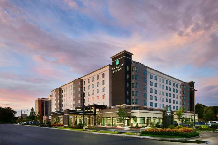 embassy suites by hilton atlanta airport north