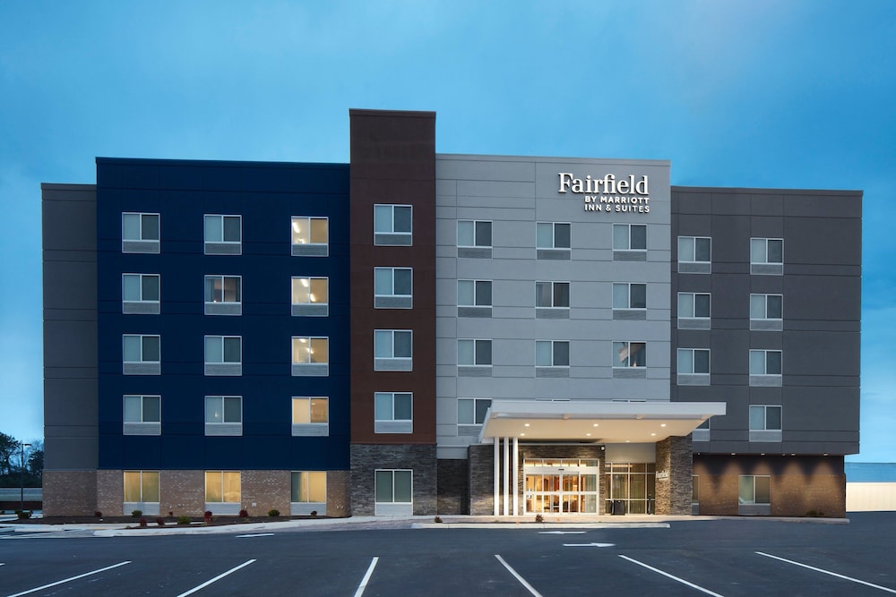 fairfield inn and suites by marriott stony creek