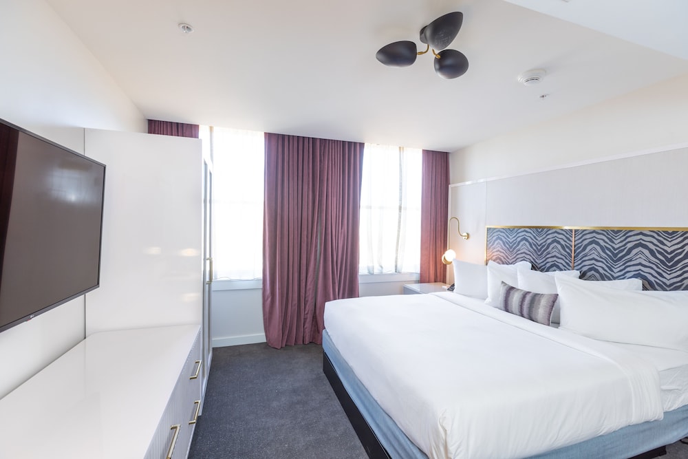 the kelly birmingham tapestry collection by hilton