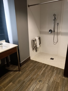 la quinta inn and suites by wyndham bardstown