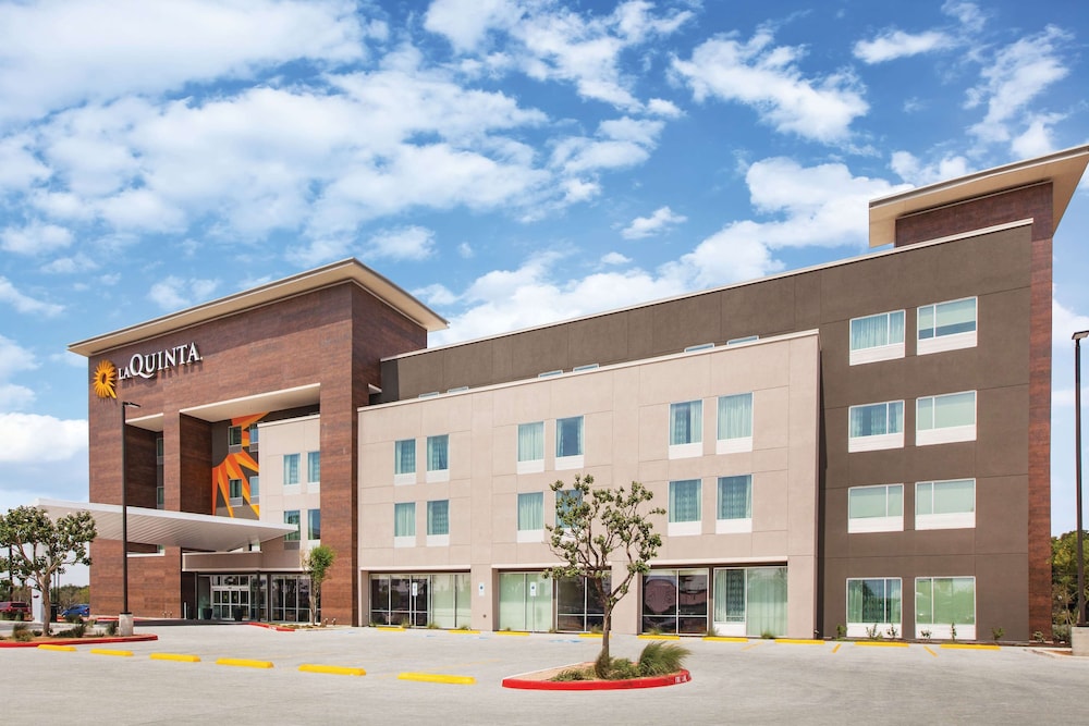 la quinta inn and suites by wyndham bardstown
