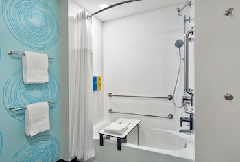 tru by hilton ashburn one loudoun