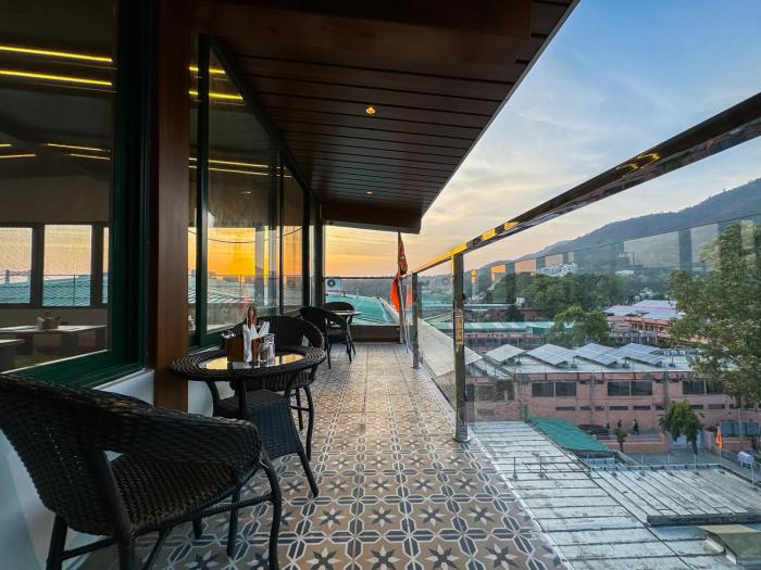 hotel green view behind pramarth niketan