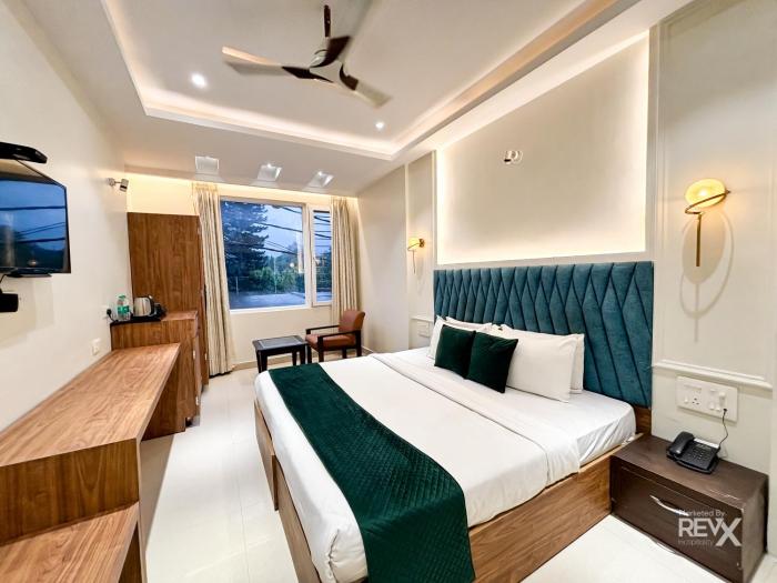 hotel green view behind pramarth niketan
