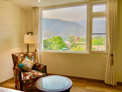 hotel green view behind pramarth niketan