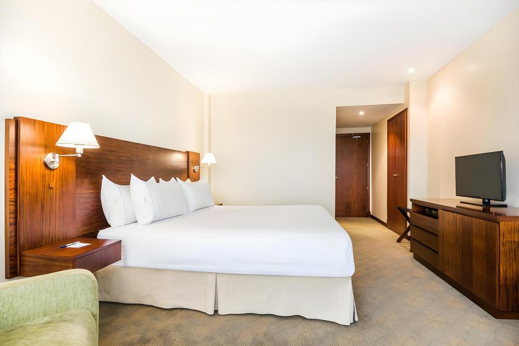 holiday inn express quito by ihg