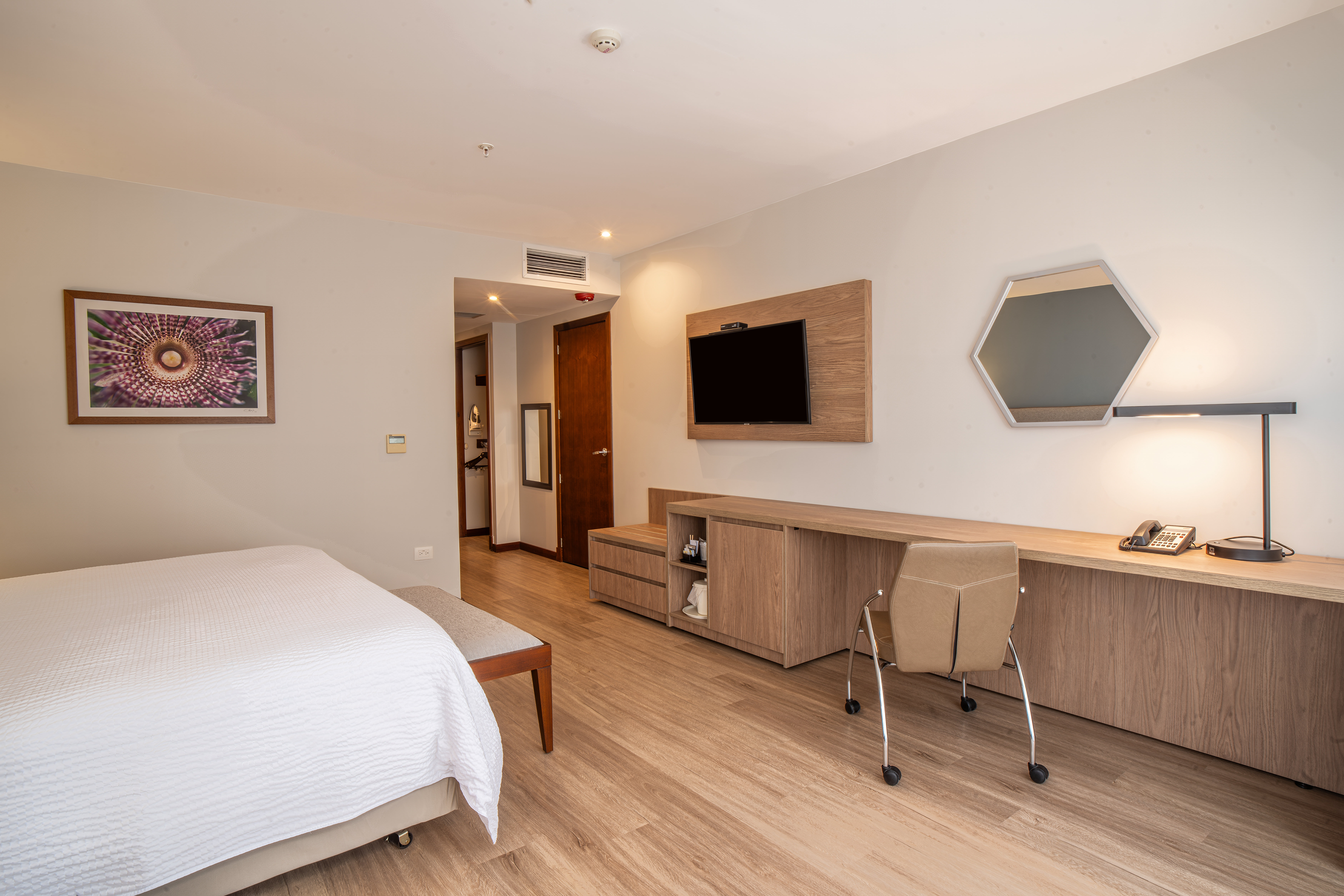 holiday inn express quito by ihg
