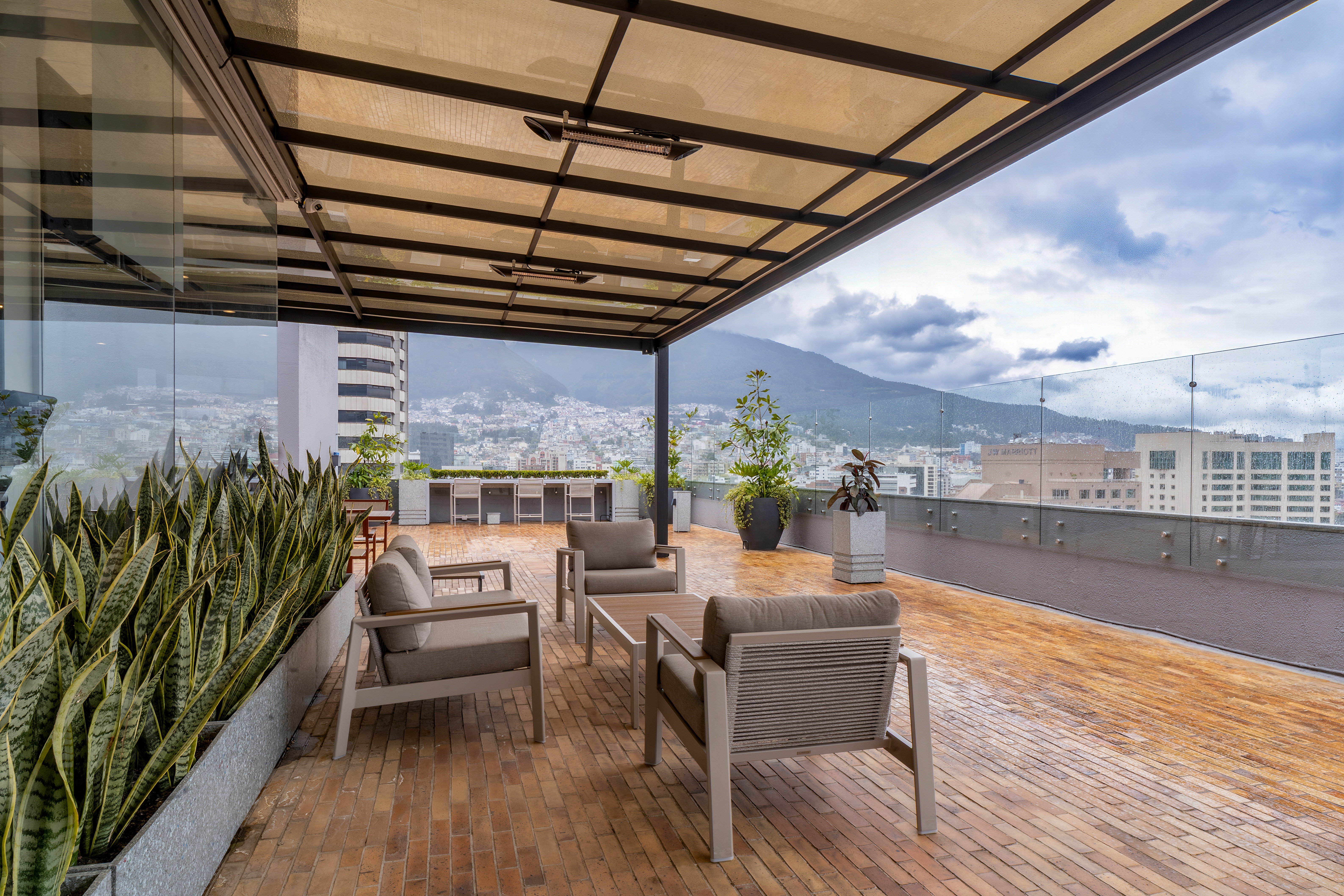 holiday inn express quito by ihg