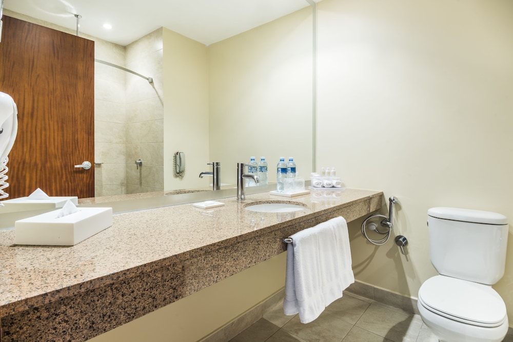 holiday inn express quito by ihg