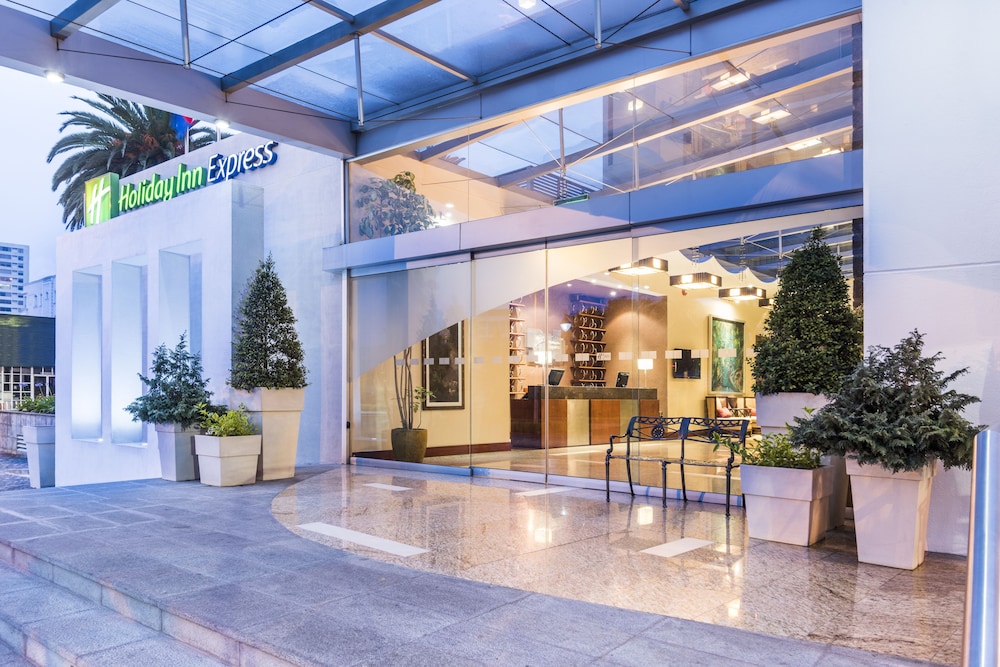 holiday inn express quito by ihg