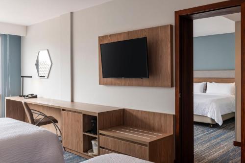 holiday inn express quito by ihg