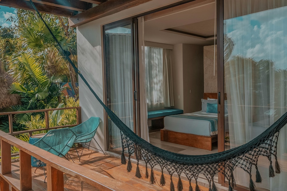 khaban bacalar hotel boutique