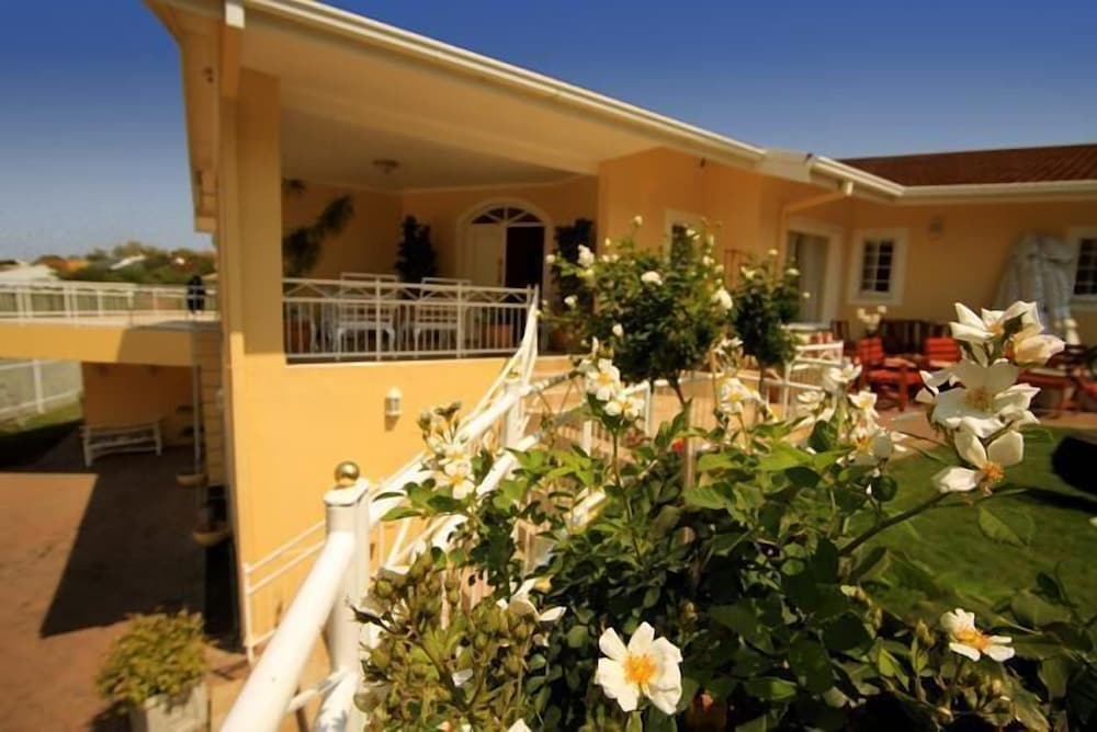 villa moringa guesthouse