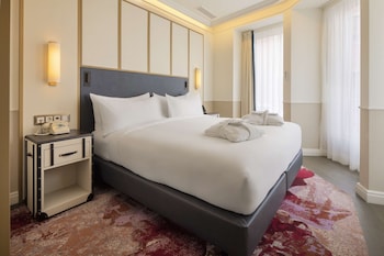 the emerald house lisbon curio collection by hilton