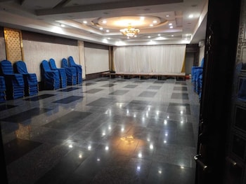 the vijay park alandur