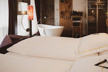 backstage boutique hotel