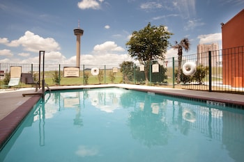 Staybridge Suites San Antonio Downtown Conv Ctr By Ihg,Downtown San Antonio>>Bexar County,3 star