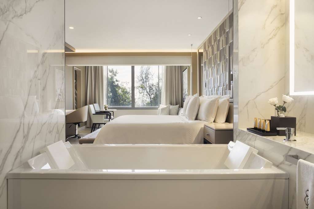 el embajador a royal hideaway hotel