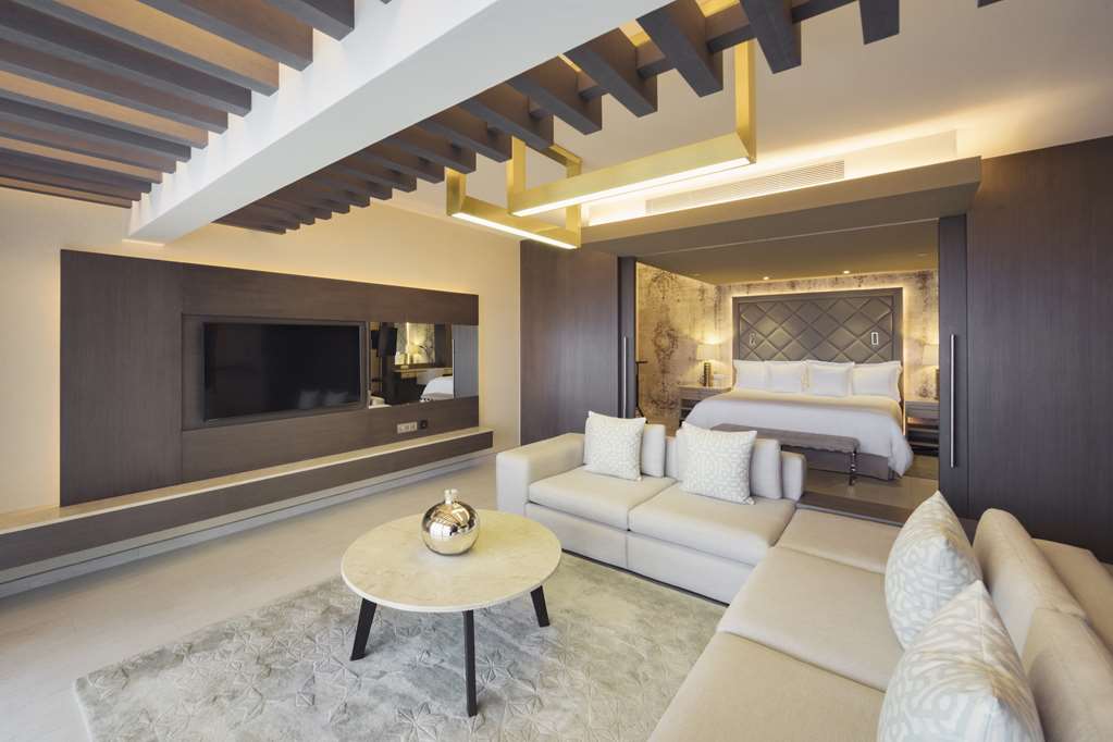 el embajador a royal hideaway hotel