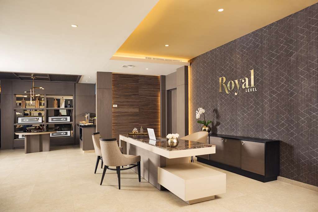 el embajador a royal hideaway hotel