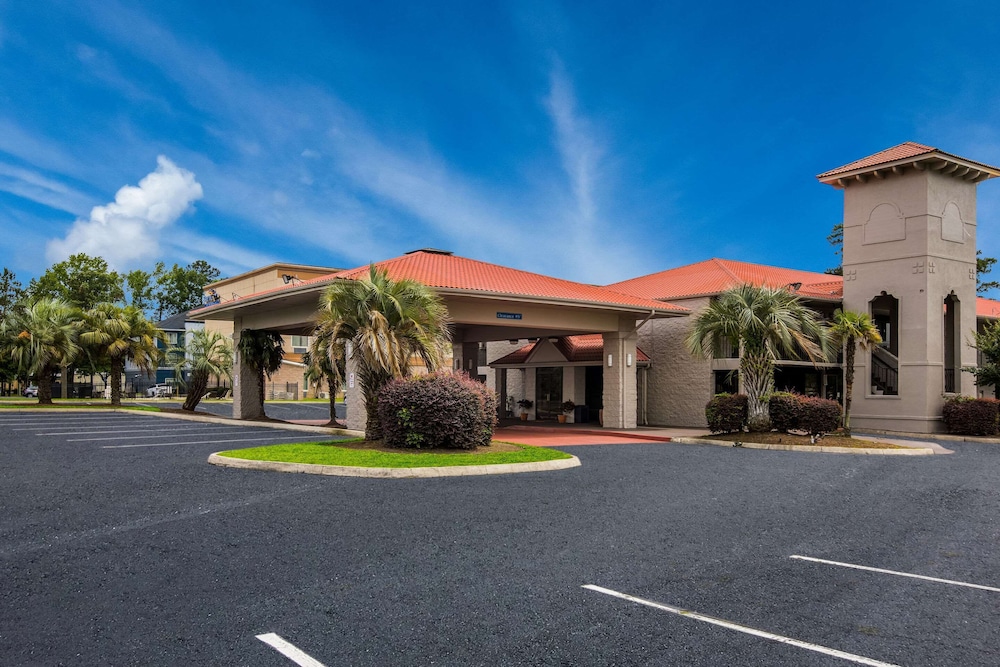 super 8 by wyndham savannah