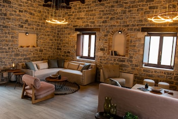 manifest hotel