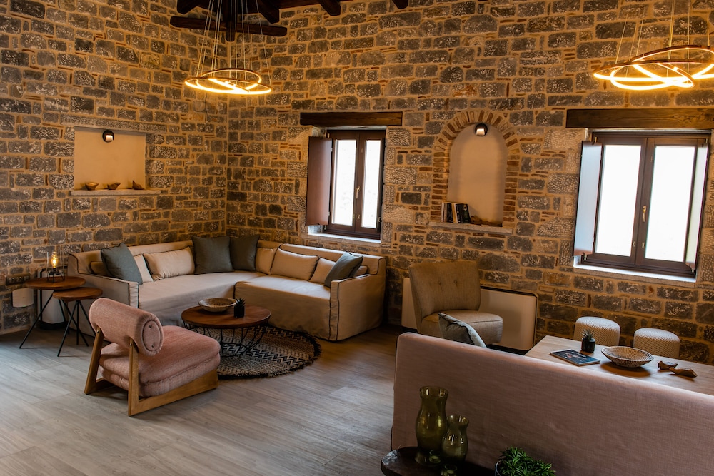 manifest hotel