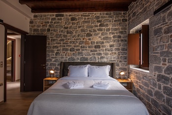 manifest hotel