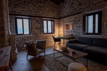 manifest hotel