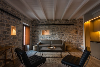 manifest hotel