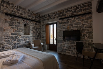 manifest hotel