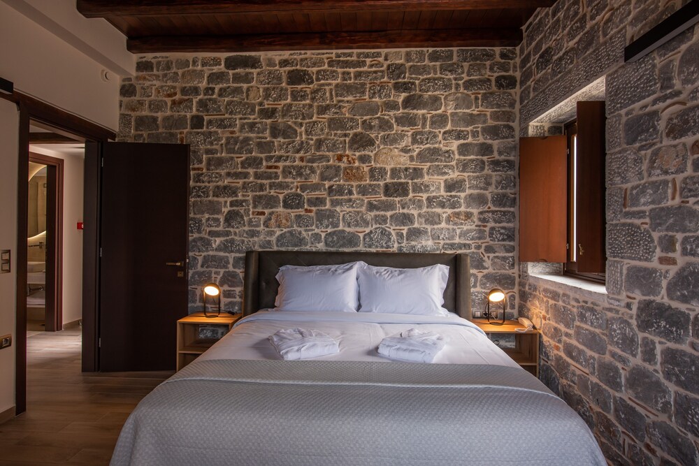 manifest hotel
