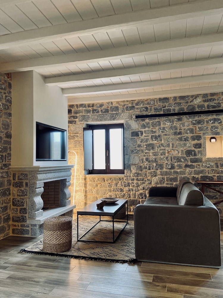 manifest hotel