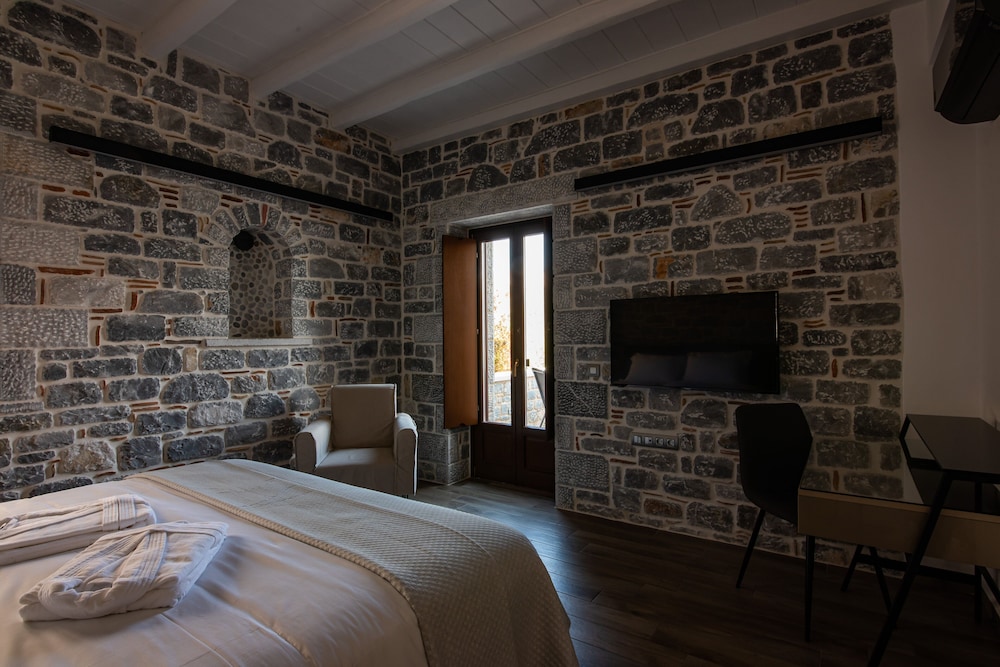 manifest hotel