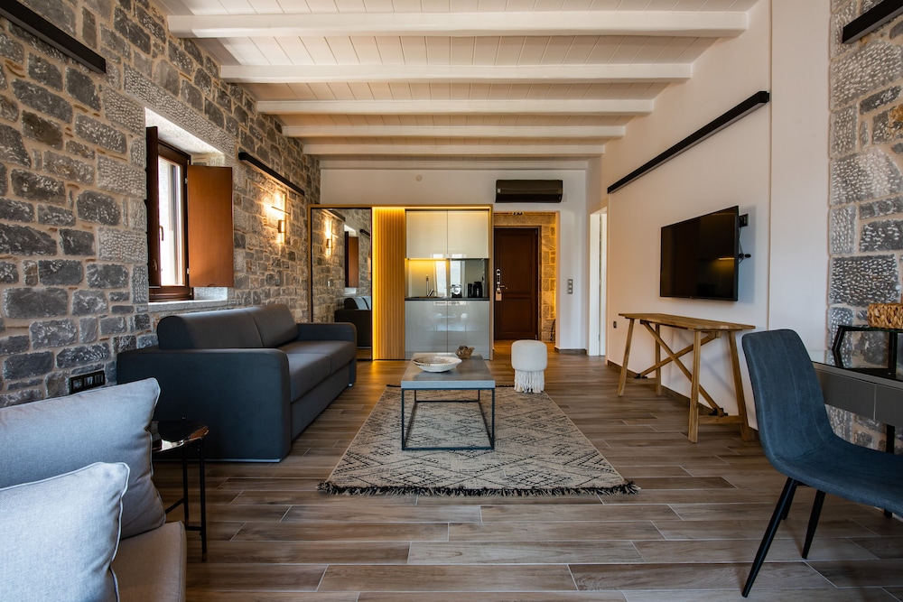 manifest hotel