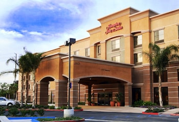 hampton inn and suites seal beach