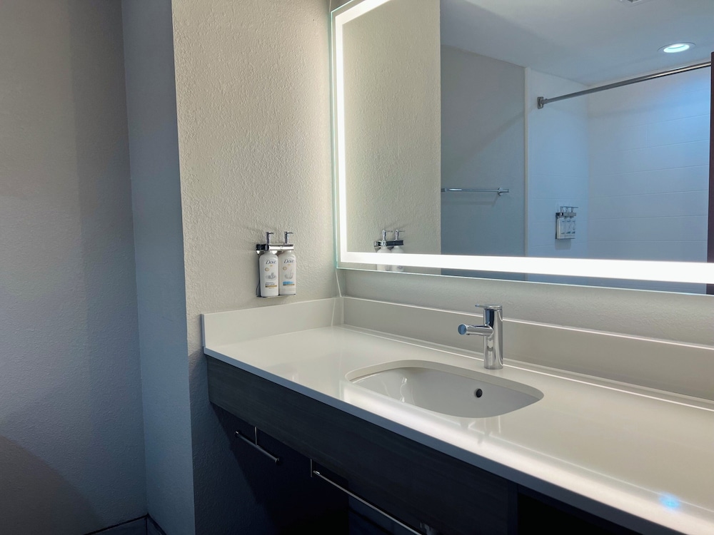 holiday inn express and suites sebring by ihg