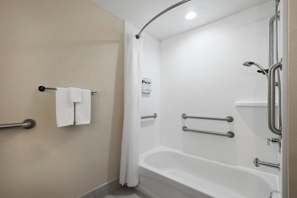holiday inn express and suites sebring by ihg