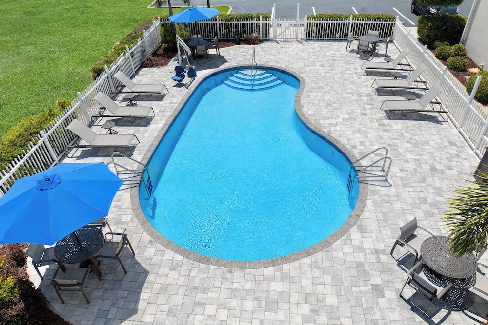 holiday inn express and suites sebring by ihg