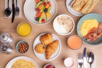 tribe paris la defense esplanade