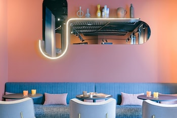 tribe paris la defense esplanade