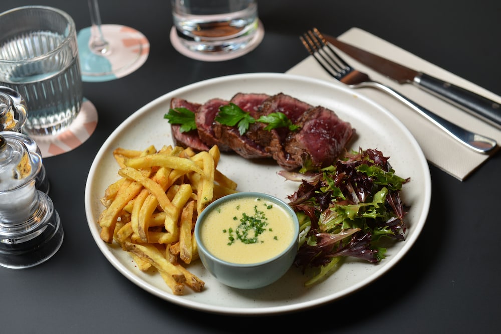 tribe paris la defense esplanade