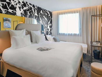 tribe paris la defense esplanade