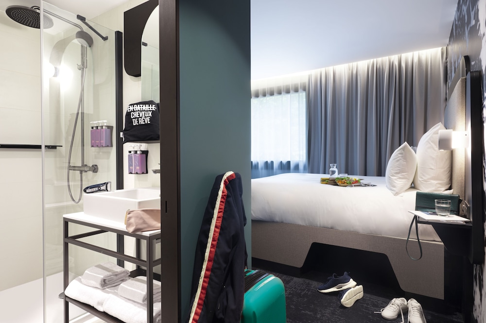 tribe paris la defense esplanade