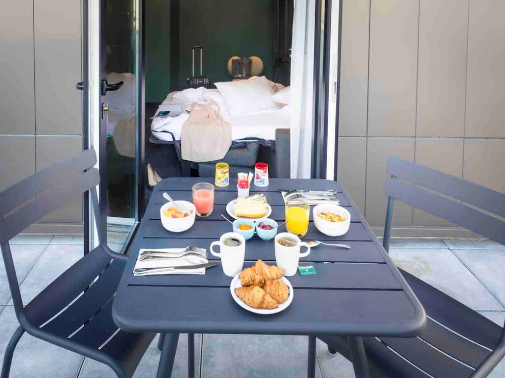 tribe paris la defense esplanade