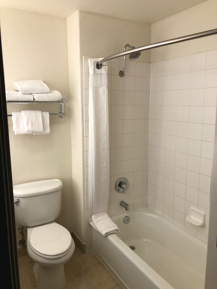 holiday inn selma swancourt by ihg