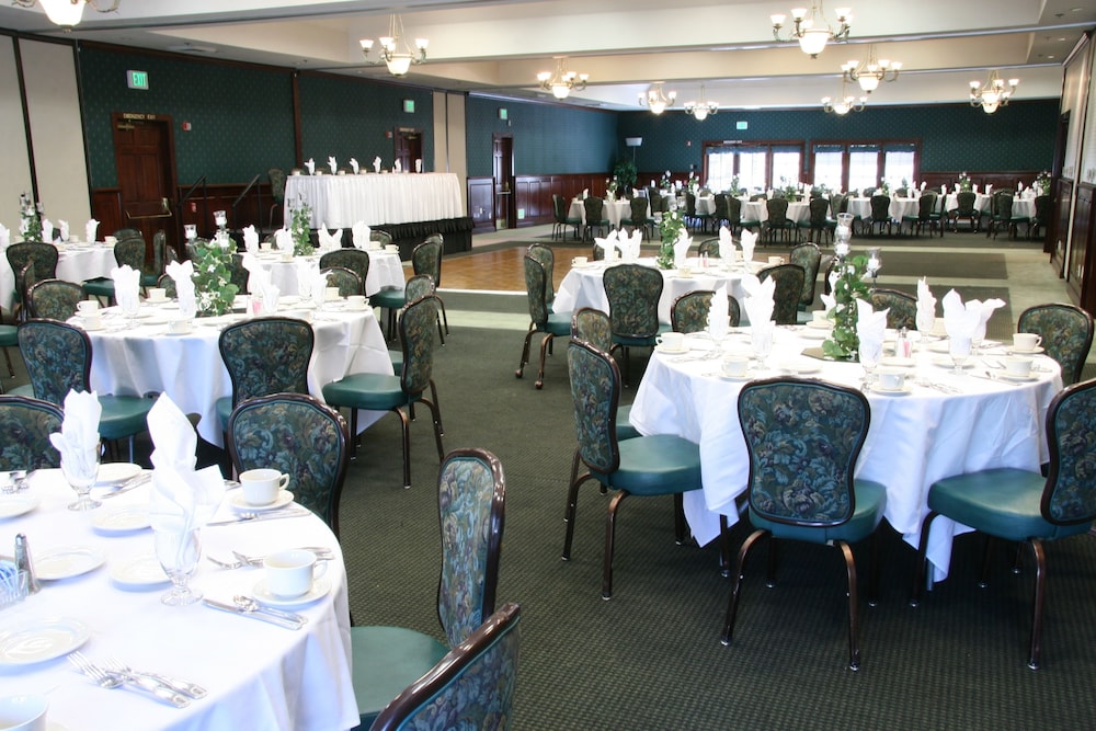 holiday inn selma swancourt by ihg