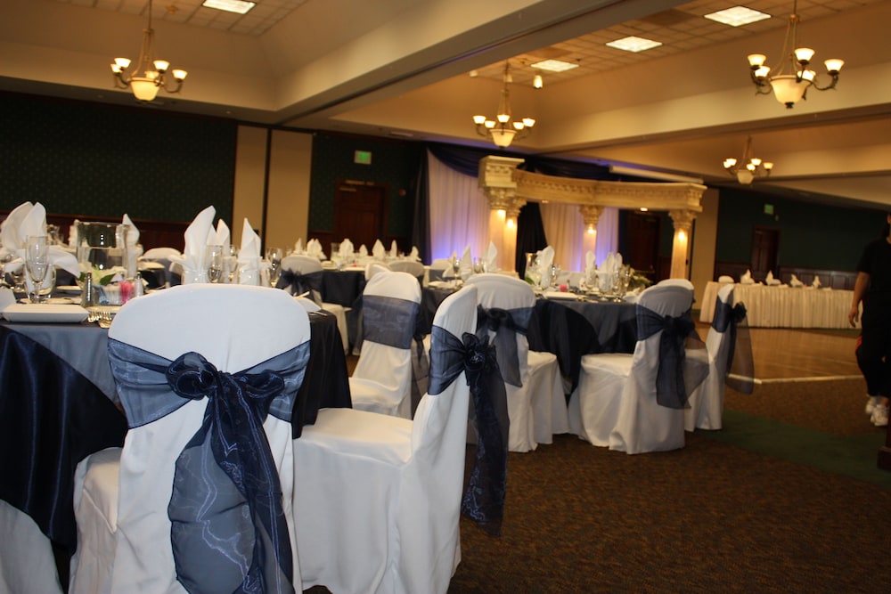 holiday inn selma swancourt by ihg